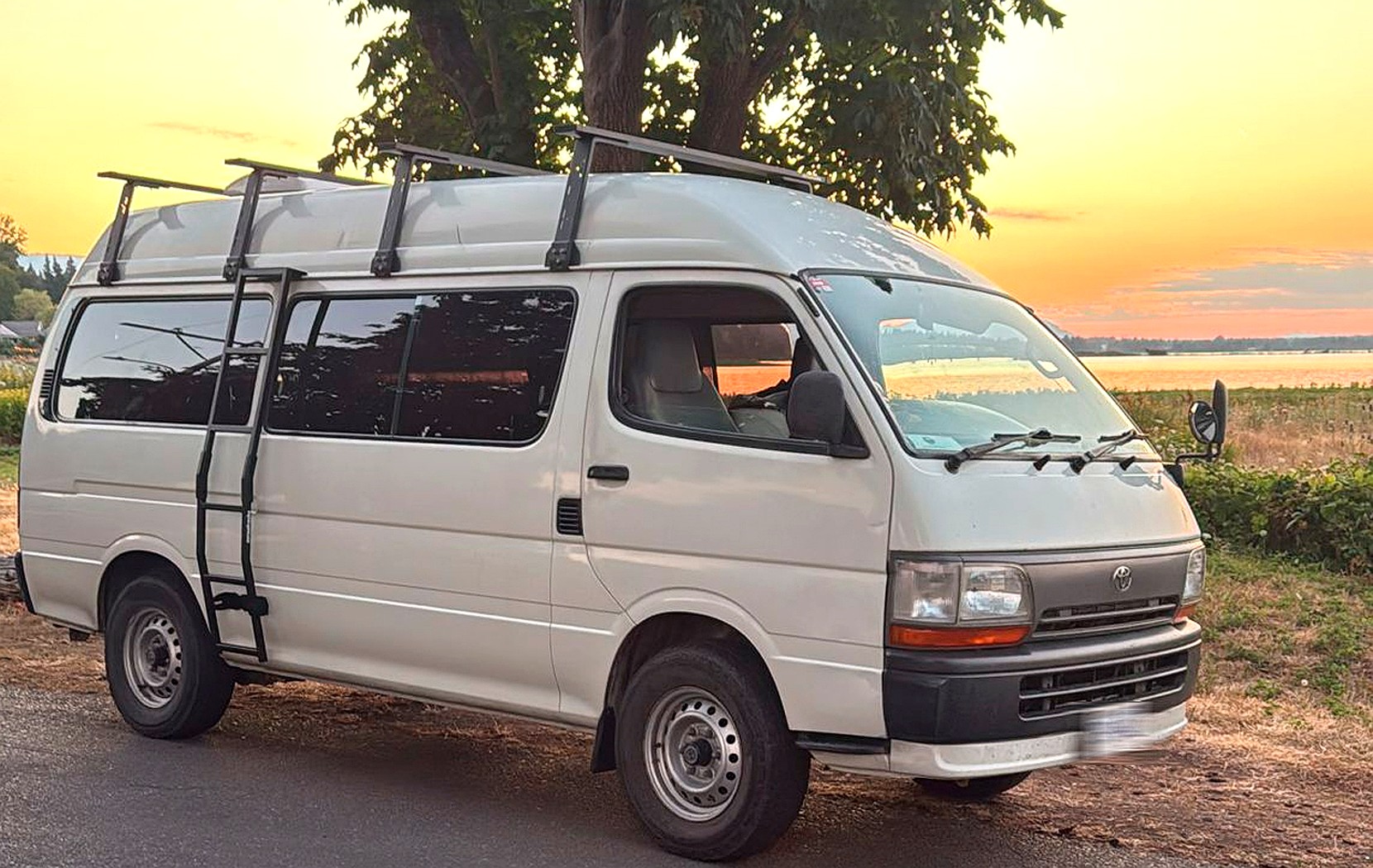 Ozroofracks | Nissan Caravan Roof Racks